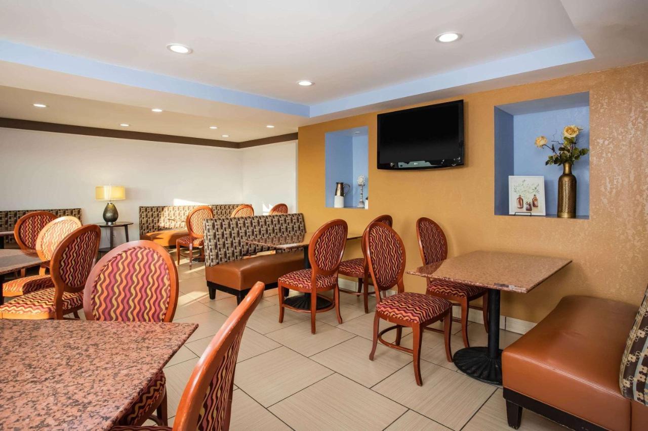 Travelodge By Wyndham Fort Wayne North Exterior foto