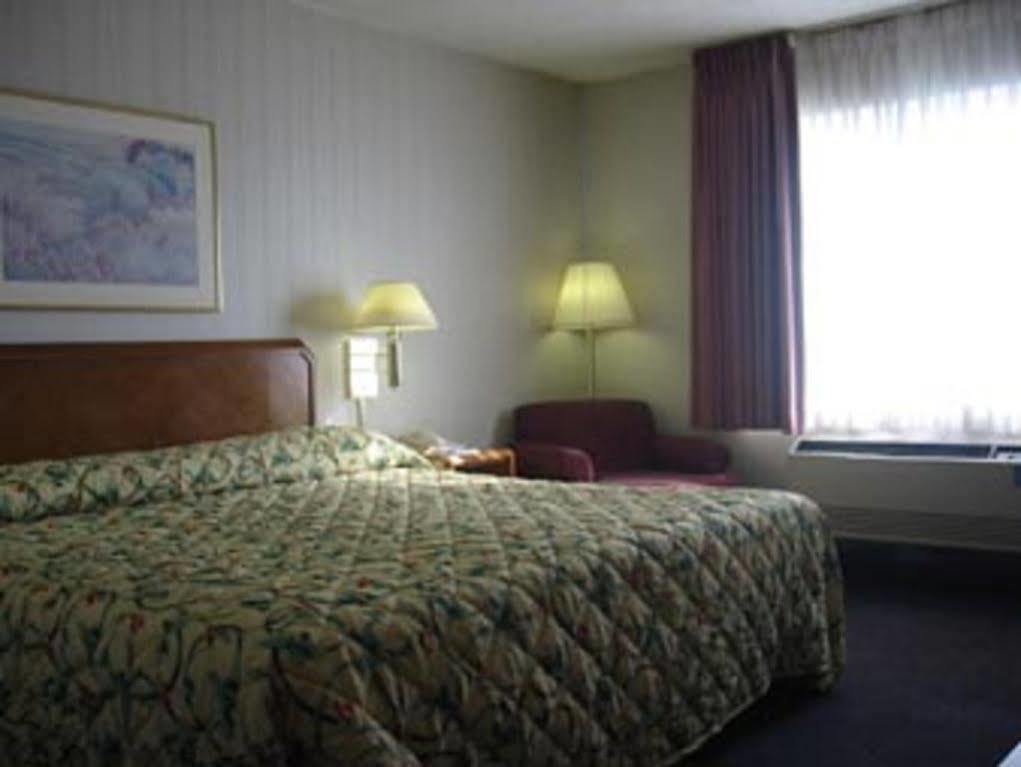 Travelodge By Wyndham Fort Wayne North Exterior foto